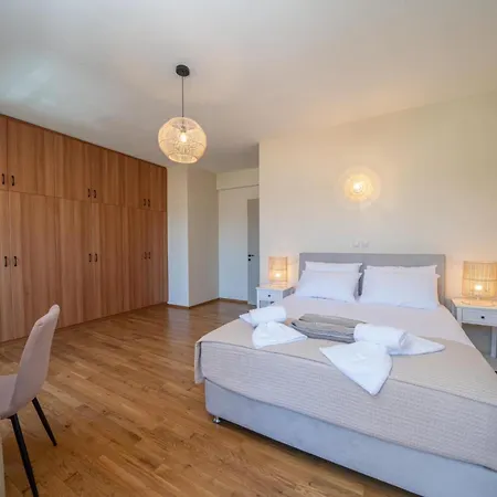 Leonie By Vintage Travel Willa Fiskardo