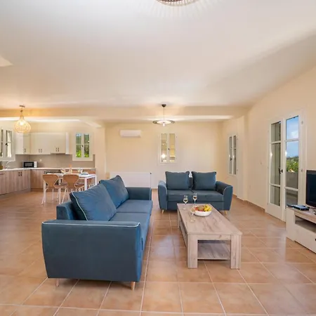 Leonie By Vintage Travel Fiskardo