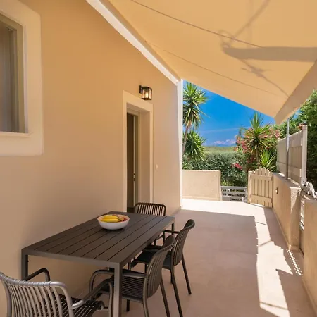 Leonie By Vintage Travel Willa Fiskardo