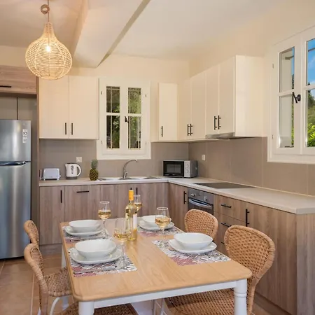 Leonie By Vintage Travel